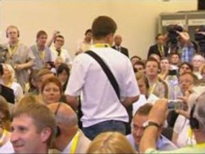 Informal press conference spiced with would-be scandal