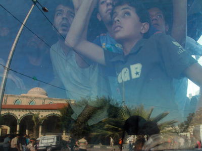 Non-intervention policy: Hundreds watch as dozens of Jewish youths attack Palestinians