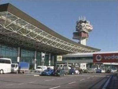 Italian airline workers go on strike