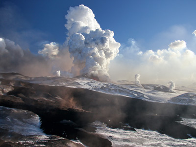 Three volcanoes erupt in Kamchatka Peninsula (PHOTOS)