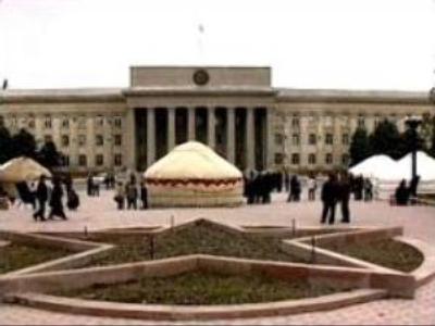 Kyrgyz opposition presented “new Constitution” to Government