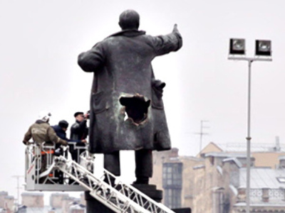 Lenin statues under attack