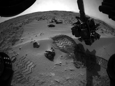 Mars discovery, or screw? NASA rover spots ‘bright object’