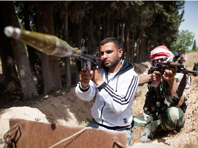 McCain: Gulf states supply arms to Syrian opposition