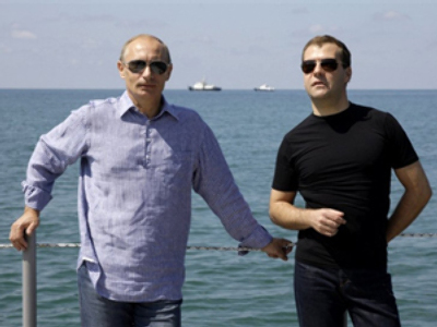 Medvedev’s and Putin’s approval rate rises