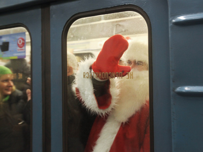 Metro cheers passengers with hand-made NY greetings