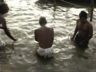 Millions of pilgrims gather in India to cleanse sins