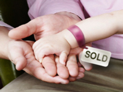 Mother and aunt try to sell baby for $850