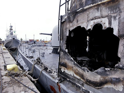 NATO warplanes raid Gaddafi residence and Tripoli port