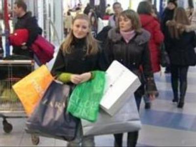 New Year's shopping spree underway in Russia