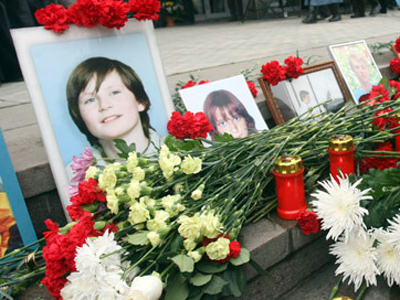 'When kids bury kids': Russia remembers 130 victims of Nord-Ost terror act 10 years on