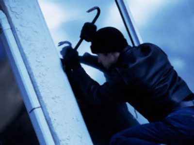 Five daredevils rob 200 offices in one night