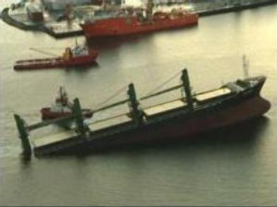 Oil tanker runs aground off Norway