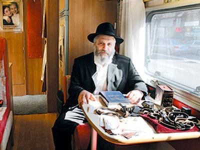 On-wheel Moscow: pray, learn, and eat en route