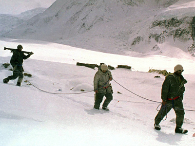 Avalanche engulfs more than 130 people in Pakistan