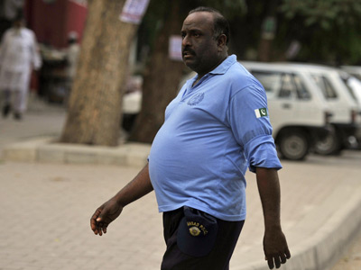 Pakistan police order: Shape up or ship out