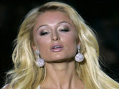 Paris Hilton struts her stuff in Moscow