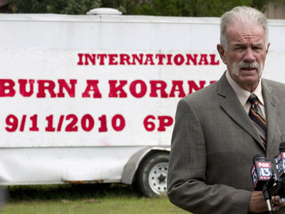 Egypt seeks arrest of Koran-burning pastor Terry Jones
