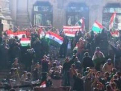 50 people injured in massive protests in Budapest