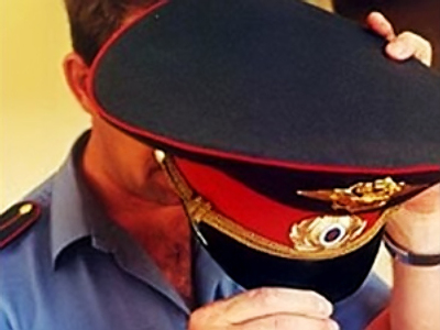 Lazy policemen strangle drunk to death