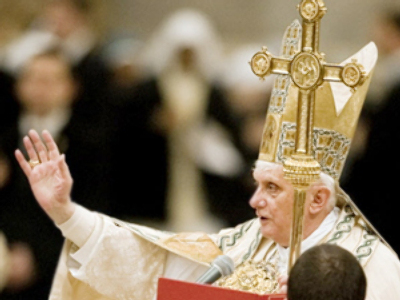 Pope embroiled in Holocaust row