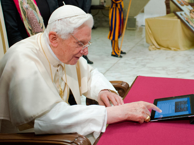 Social mass media: Pope urges online evangelism, launches own app