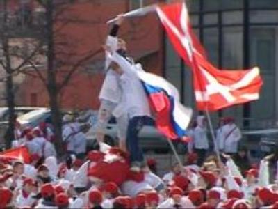 Pro-Kremlin activists take to streets