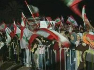 Protestors urge Lebanese PM to step down