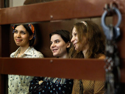 Moscow court postpones hearing of Pussy Riot appeal