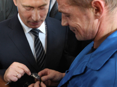 Putin runs out of timepieces at weapons factory