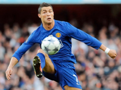 Ronaldo pulls Red Devils into final