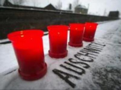 Row over Auschwitz strains Russian-Polish relations