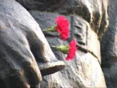Row over Estonian WW II memorials re-location