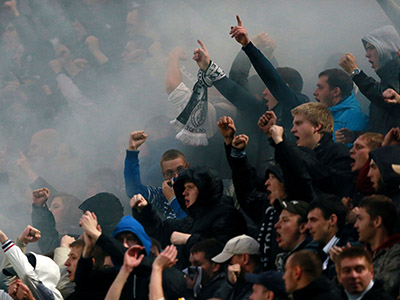 Fire, smoke grenades, clashes: Moscow derby goes mad (PHOTOS)