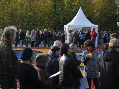 Thousands of Russians vote on Opposition Coordination Council