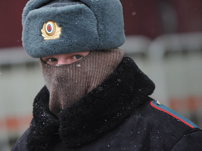 Russian cop faces 5 years in jail after leaving disabled man to die on street in -40C
