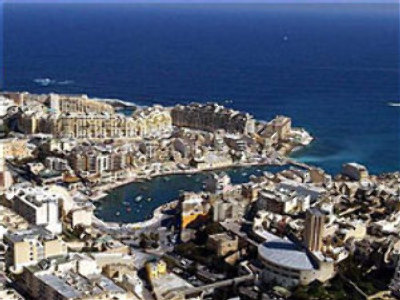 Russian ship rescues 25 people off Malta