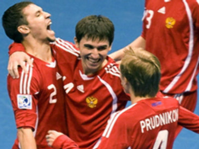 Russia’s footballers climb rankings