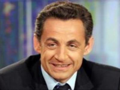 Sarkozy holds rally in Paris