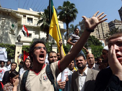 Saudi Arabia recalls ambassador to Egypt, closes embassy