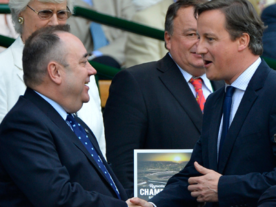 UK PM Cameron signs deal greenlighting Scottish independence referendum
