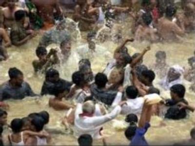 Sixty drown in the river Ganges