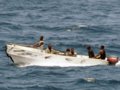 Somalian pirates want ransom for Ukrainian arms