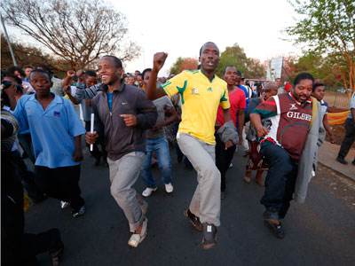 Victory is mine: S. African miners rejoice after murder charges dropped (PHOTOS)