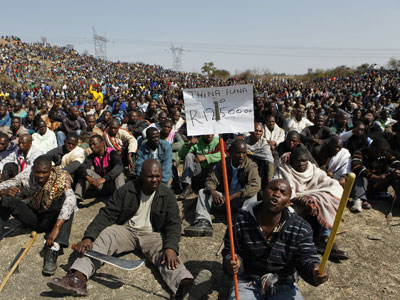 Thousands of S. Africans protest 'Apartheid'-like violence (PHOTOS)