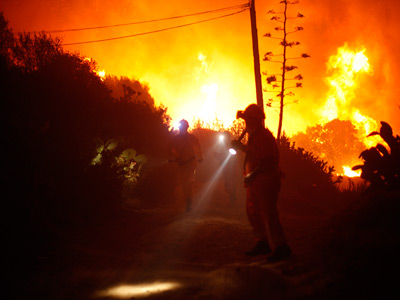Thousands forced to evacuate as wildfire rages near Spanish tourist hotspot (PHOTOS)