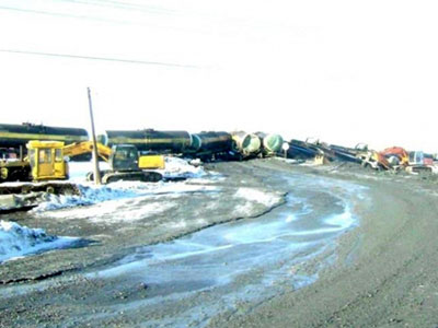 Huge sulfuric acid spill in Urals as at least 12 tanks derailed