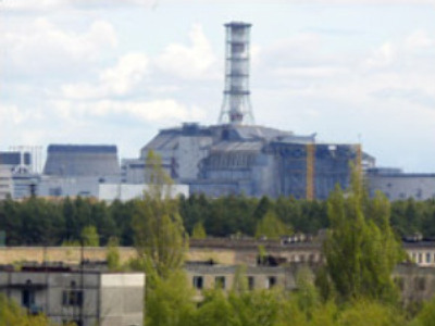 Steel lid to seal Chernobyl reactor