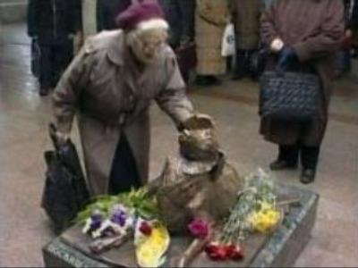 Stray mongrel monument unveiled in Moscow