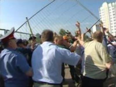 Suburban Muscovites object to new construction project